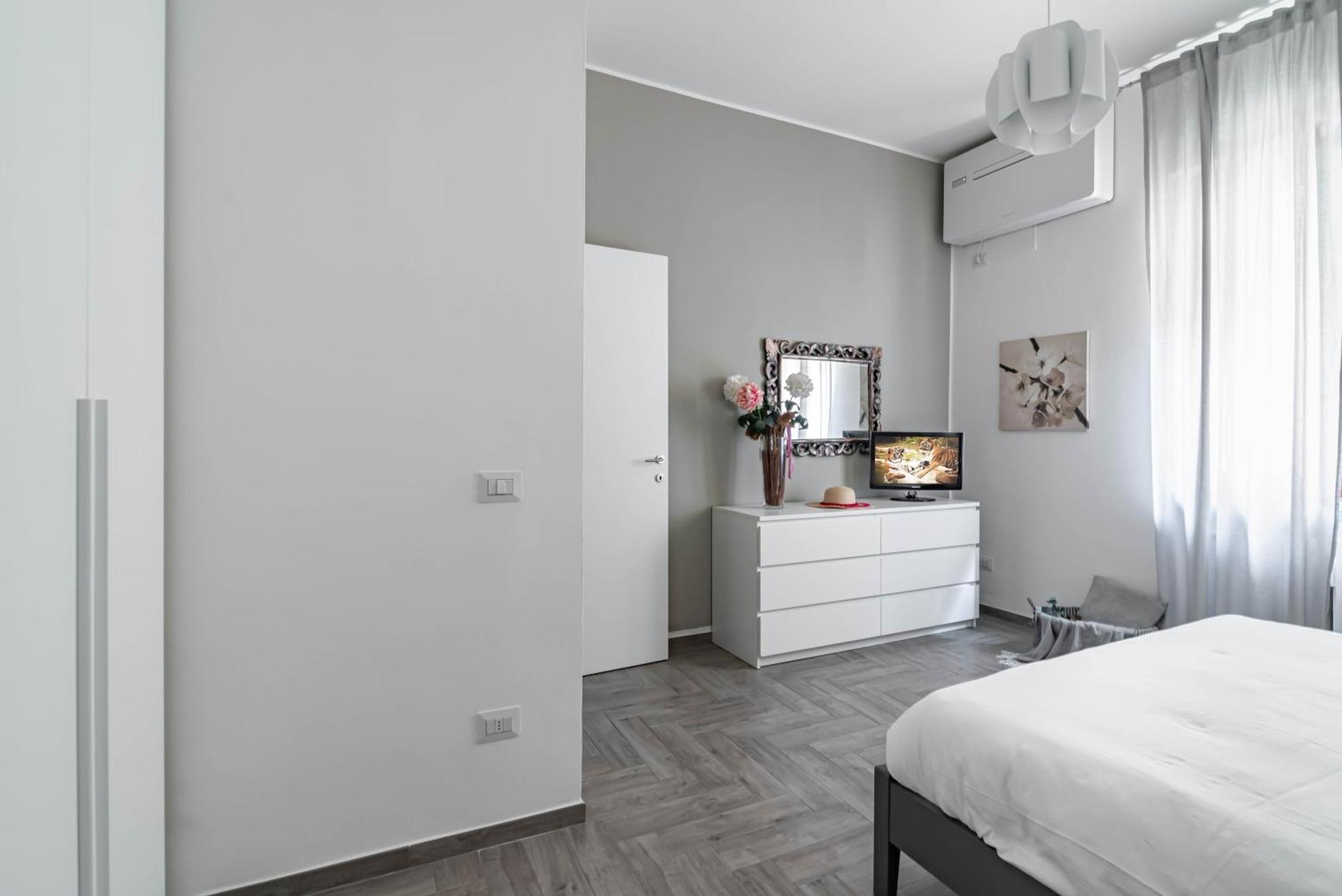 Casa Alessia - Confortevole Bilocale Piazza Del Carmine Appartamento Pavia