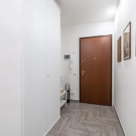 Casa Alessia - Confortevole Bilocale Piazza Del Carmine - By Host4U Pavia Exterior photo