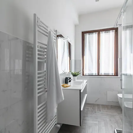 Casa Alessia - Confortevole Bilocale Piazza Del Carmine - By Host4U Pavia Exterior photo