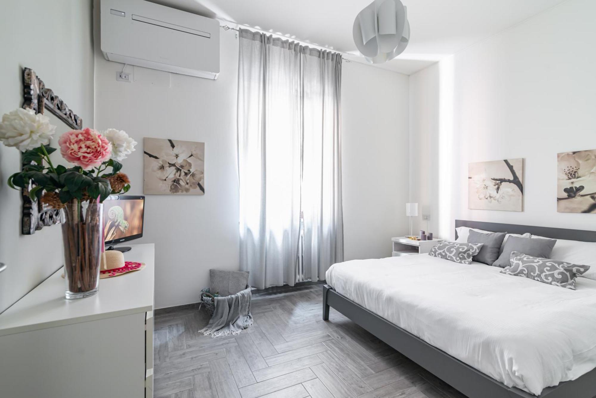 Apartment Casa Alessia - Confortevole Bilocale Piazza Del Carmine - By Host4u