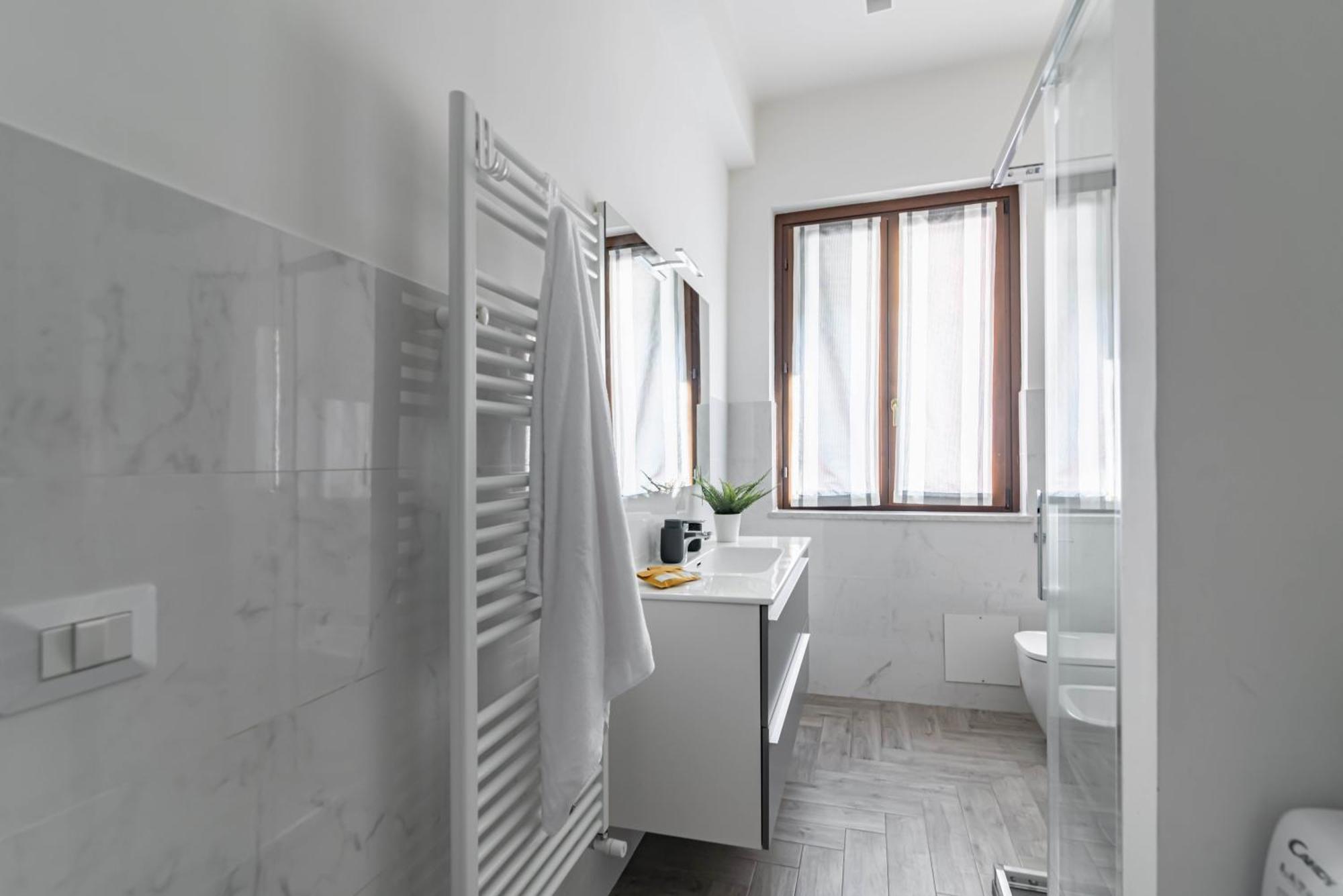 Casa Alessia - Confortevole Bilocale Piazza Del Carmine - By Host4u Pavia