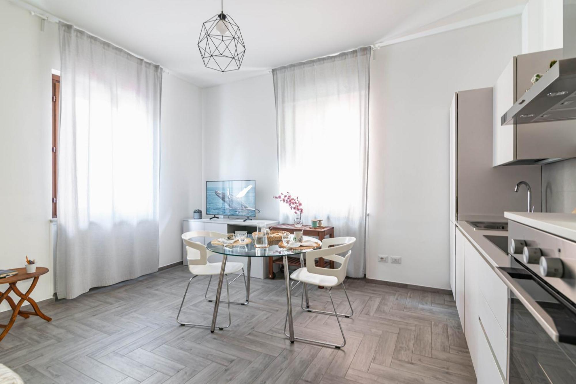 Apartment Casa Alessia - Confortevole Bilocale Piazza Del Carmine - By Host4u *