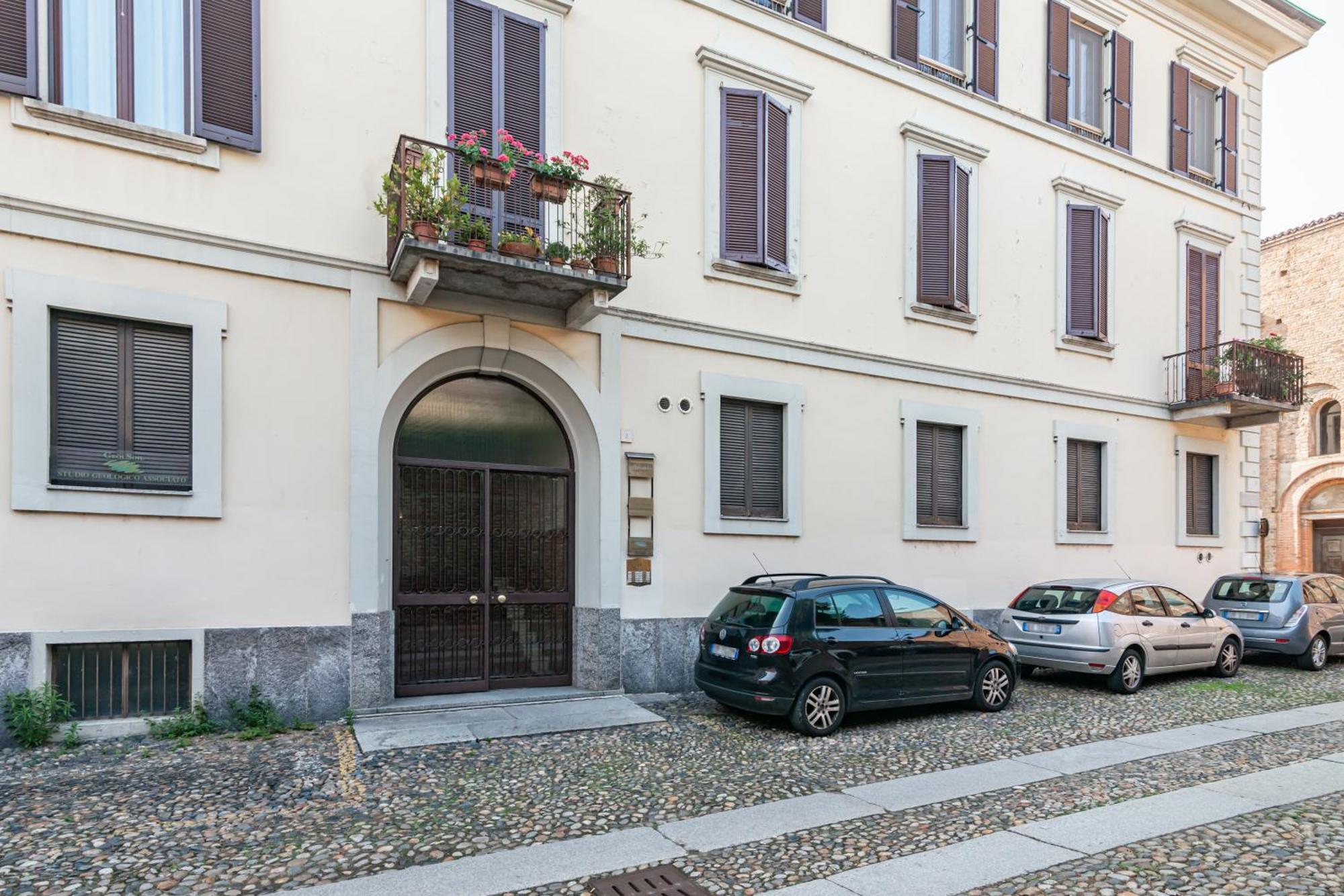 Apartment Casa Alessia - Confortevole Bilocale Piazza Del Carmine - By Host4u *