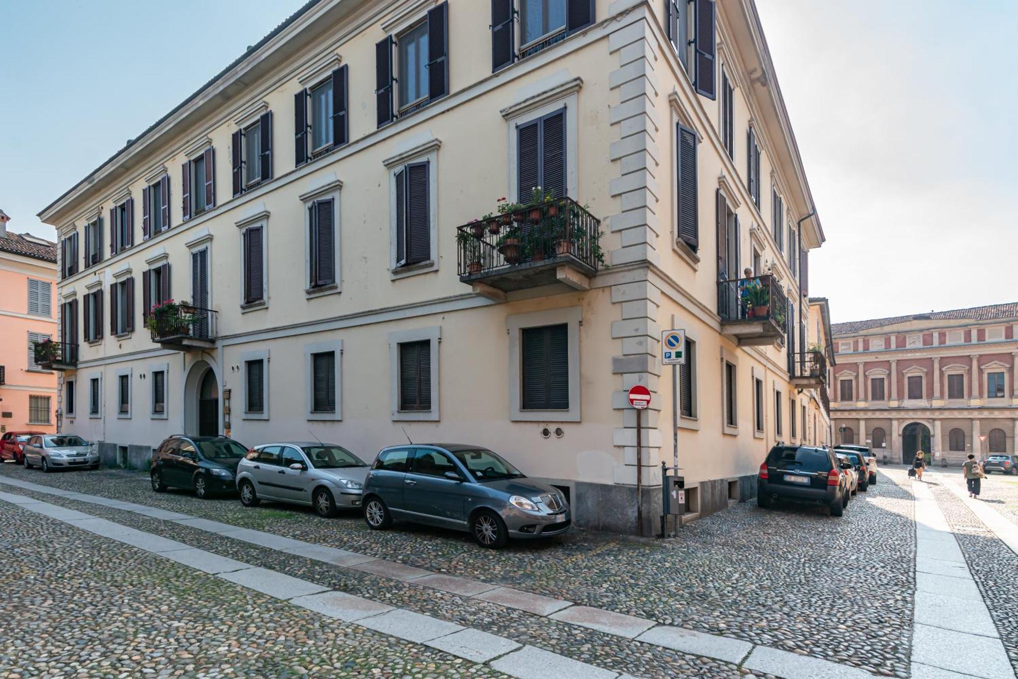 Casa Alessia - Confortevole Bilocale Piazza Del Carmine - By Host4u Apartment Pavia